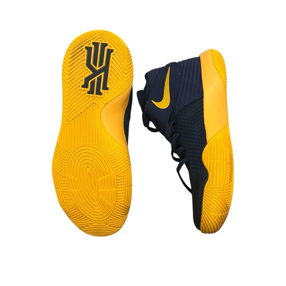 Nike Kyrie 2 Playoff PE - Picture 3 of 4